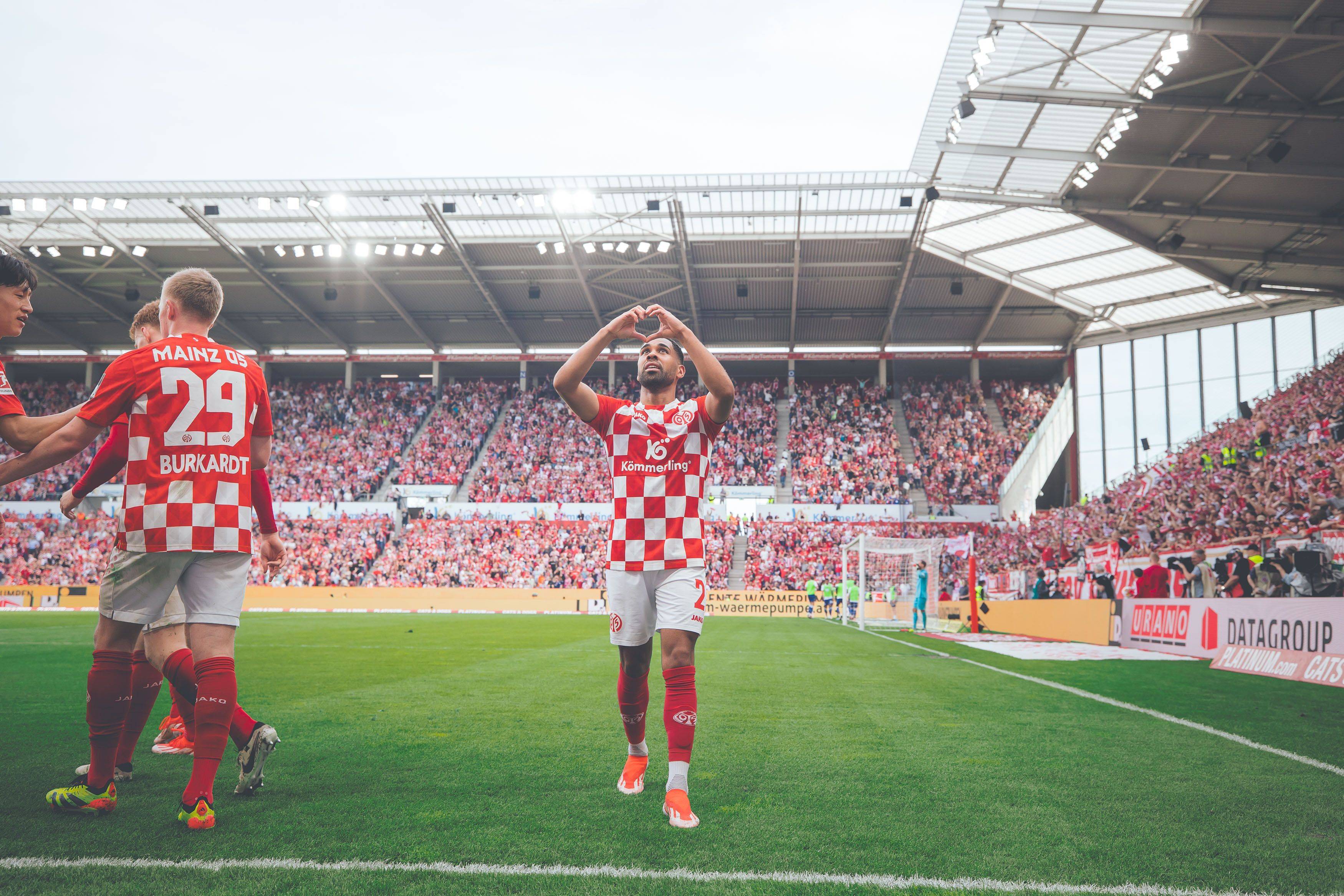 盛世平台网址今晚体能课后，斯图加特防线松动备战德国杯，媒体盛赞，阵容厚度经受考验的简单介绍